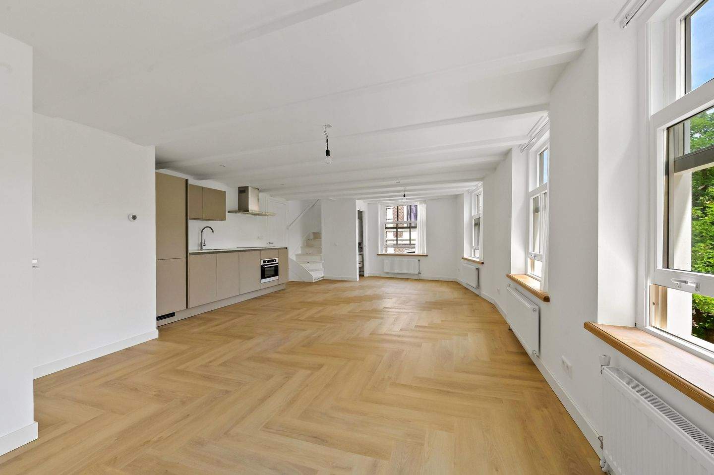 Bild 1 von 12