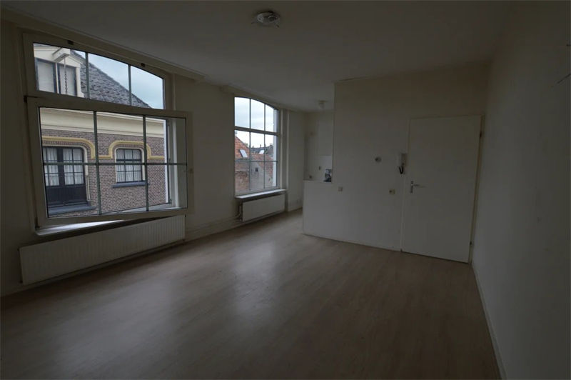 Image 4 of 7