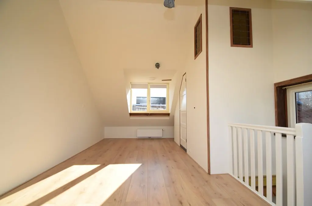 Image 11 of 18