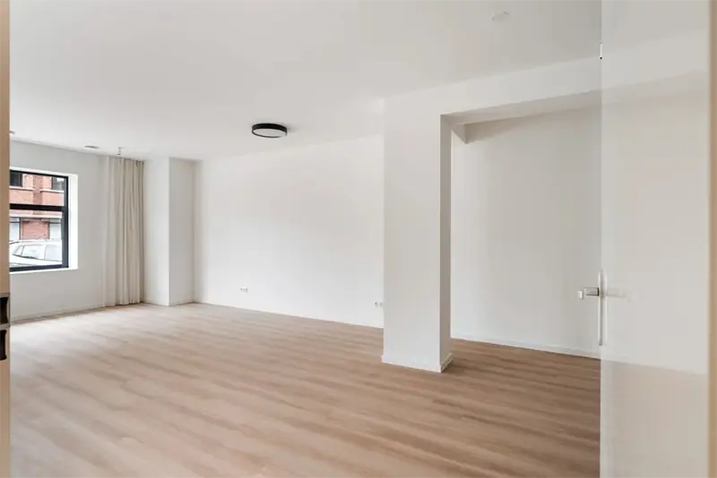 Image 10 of 23