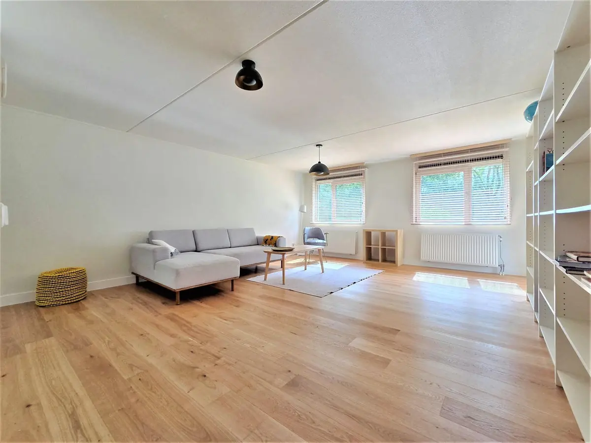 Image 2 of 39