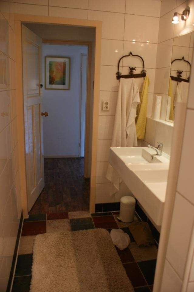 Image 4 of 9
