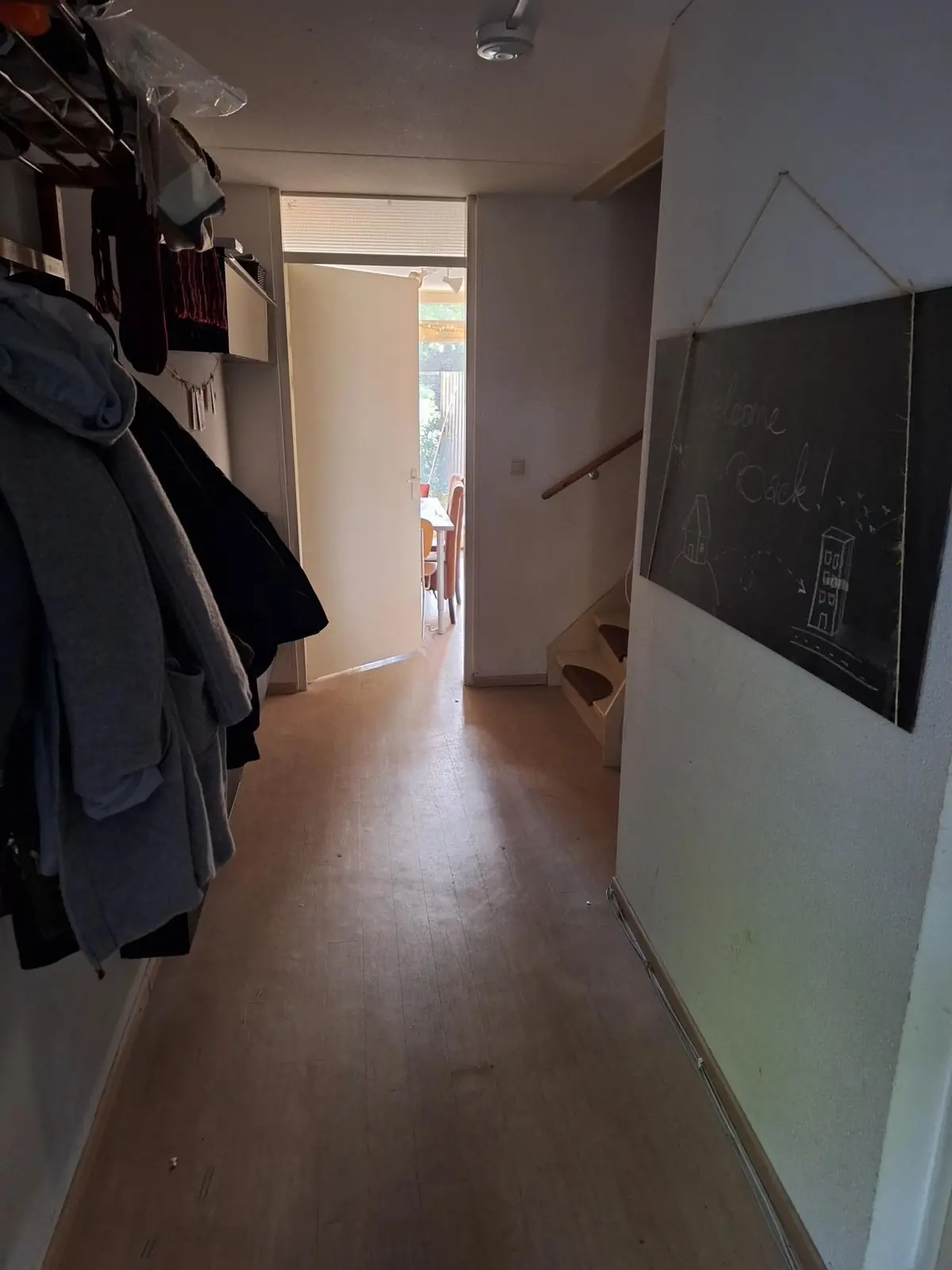 Image 4 of 6