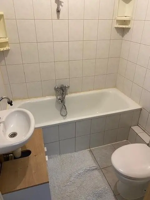 Image 3 of 4