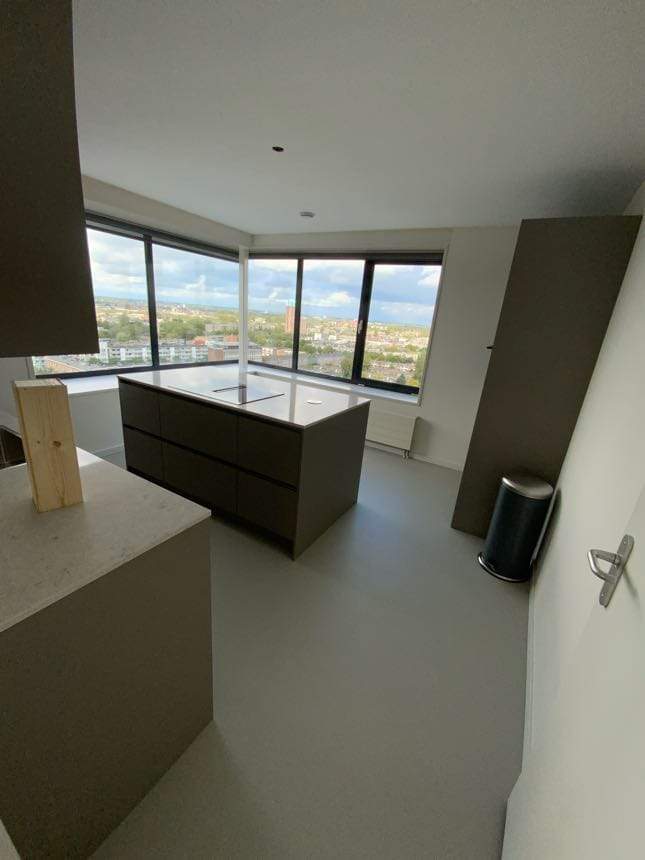 Image 2 of 12