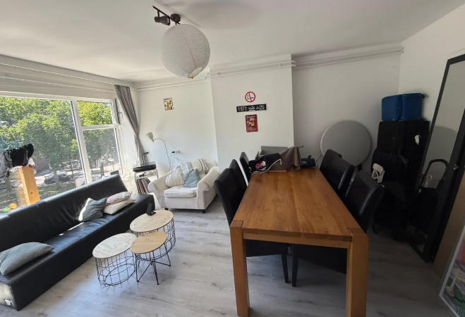Image 2 of 10