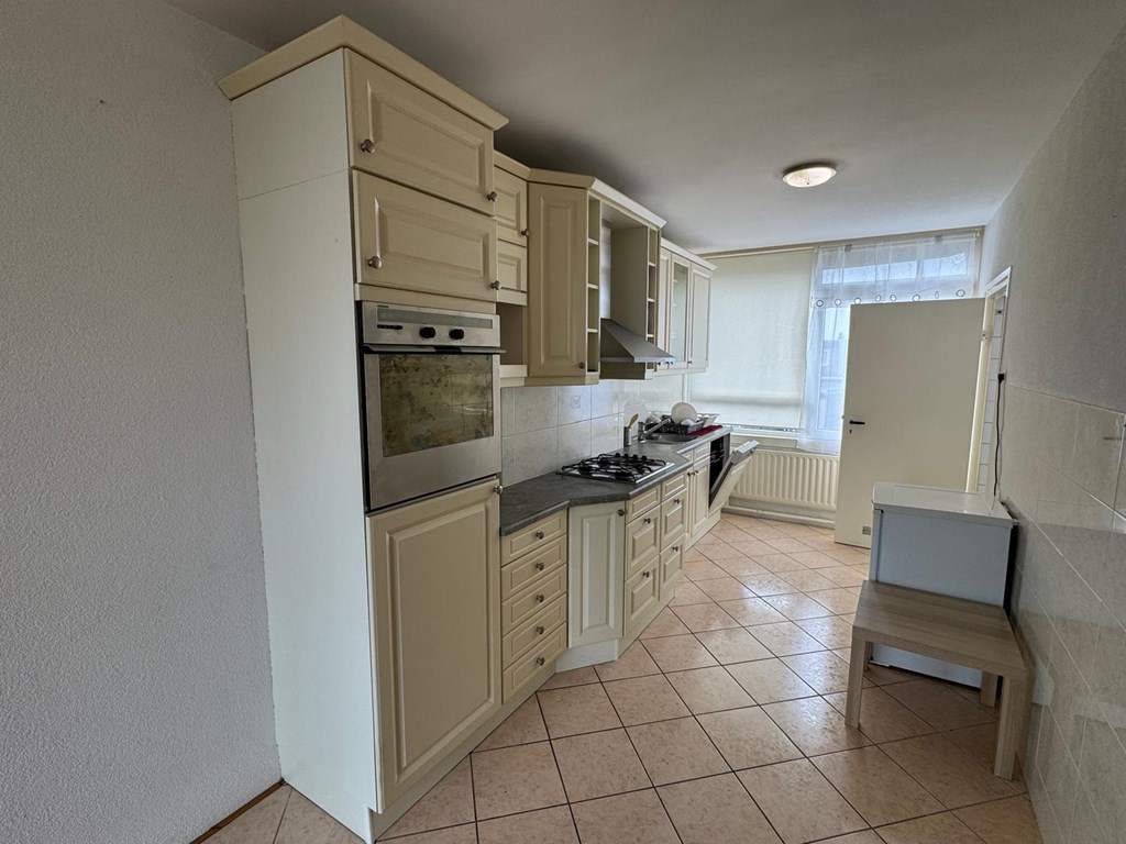 Image 10 of 14