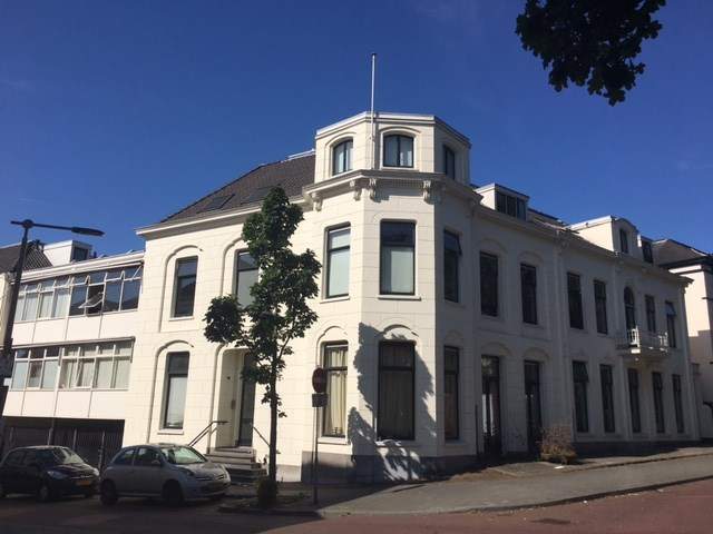 Afbeelding 1 van 6