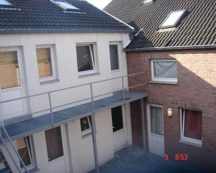 Image 2 of 8