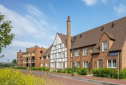 Terraced House Laan van York 3, Hoofddorp - 5-room