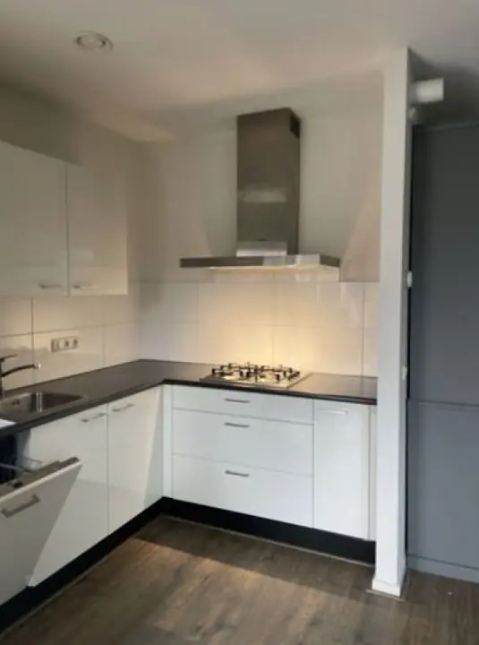 Image 10 of 22