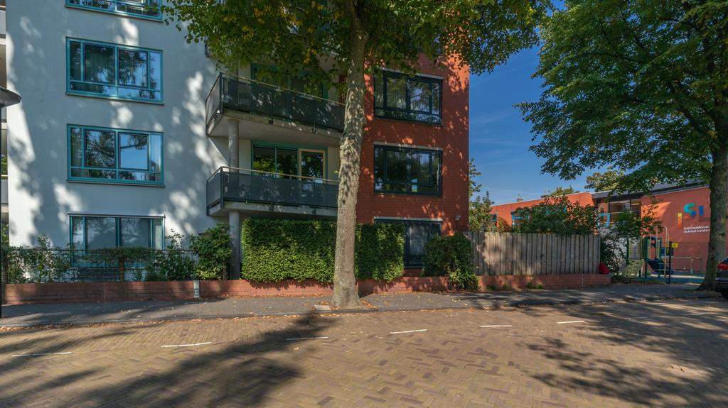 Bild 1 von 30