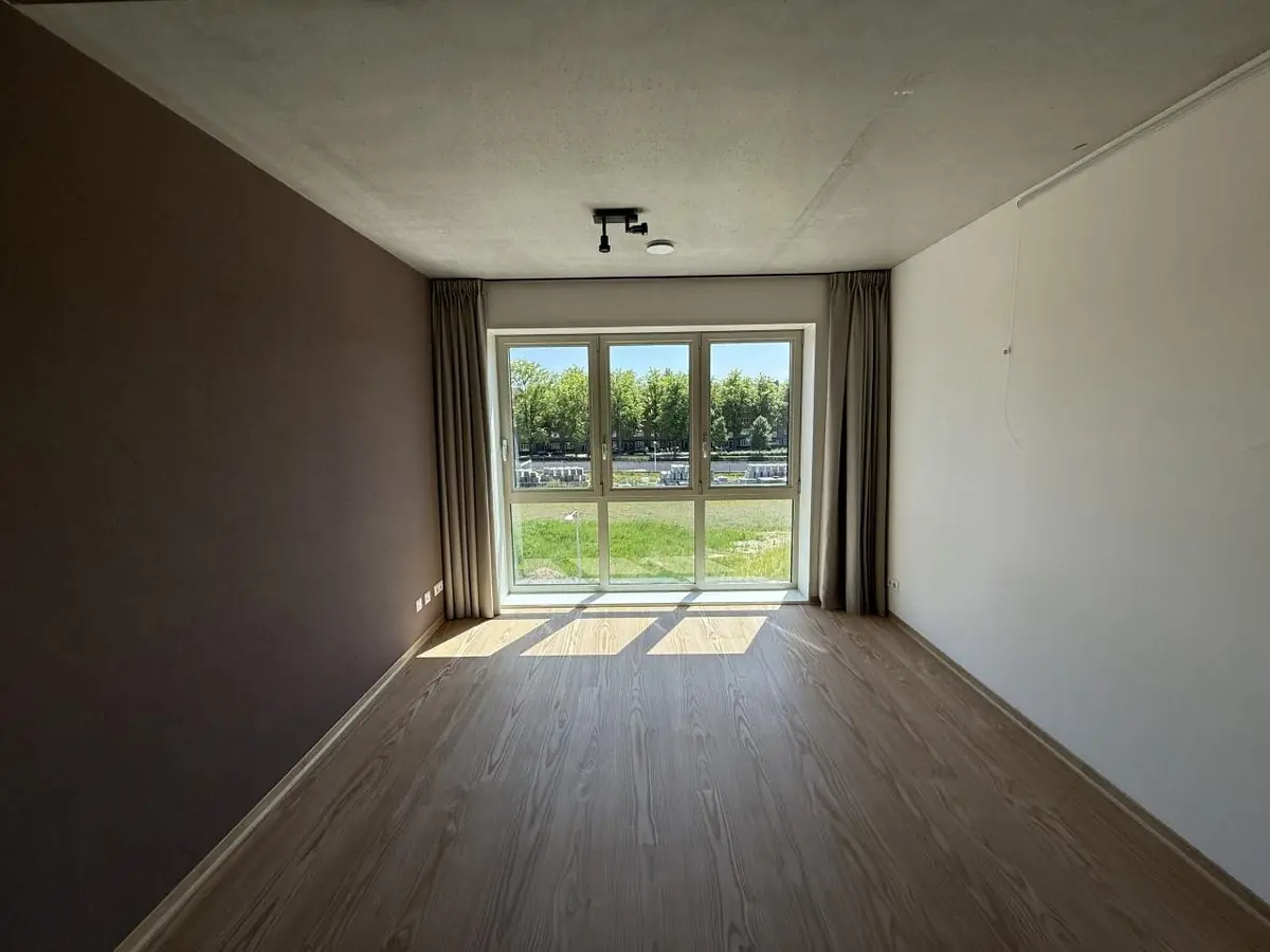 Image 14 of 15
