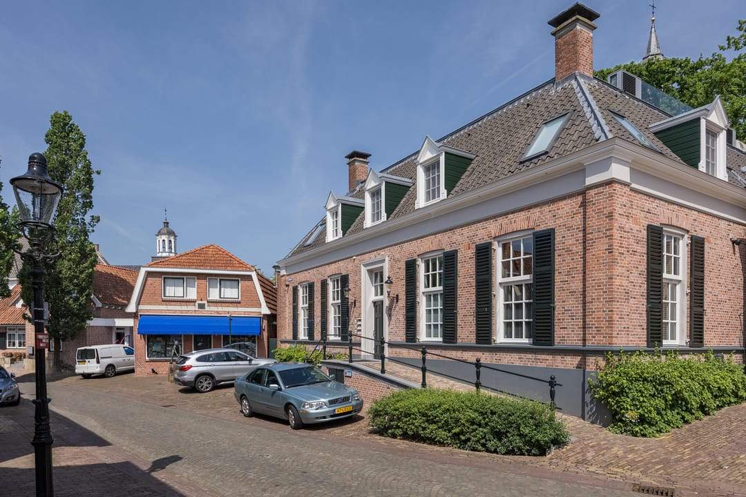 Image 7 of 34