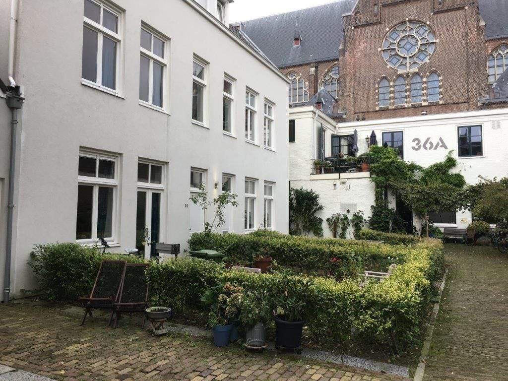 Bild 2 von 12