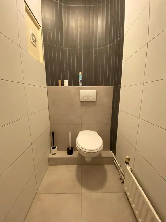 Image 6 of 6
