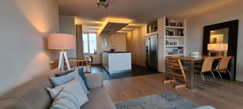 Image 2 of 17