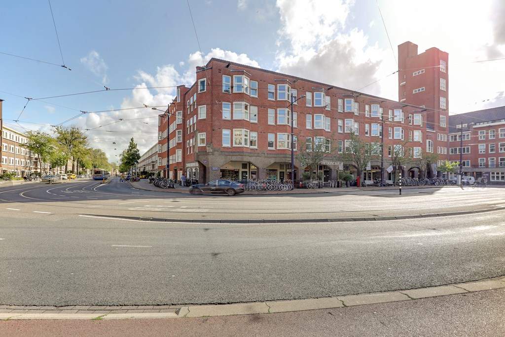 Bild 1 von 24