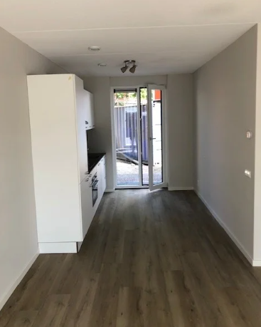 Image 2 of 10
