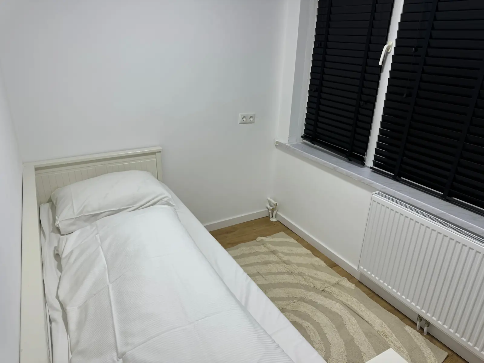 Image 10 of 10