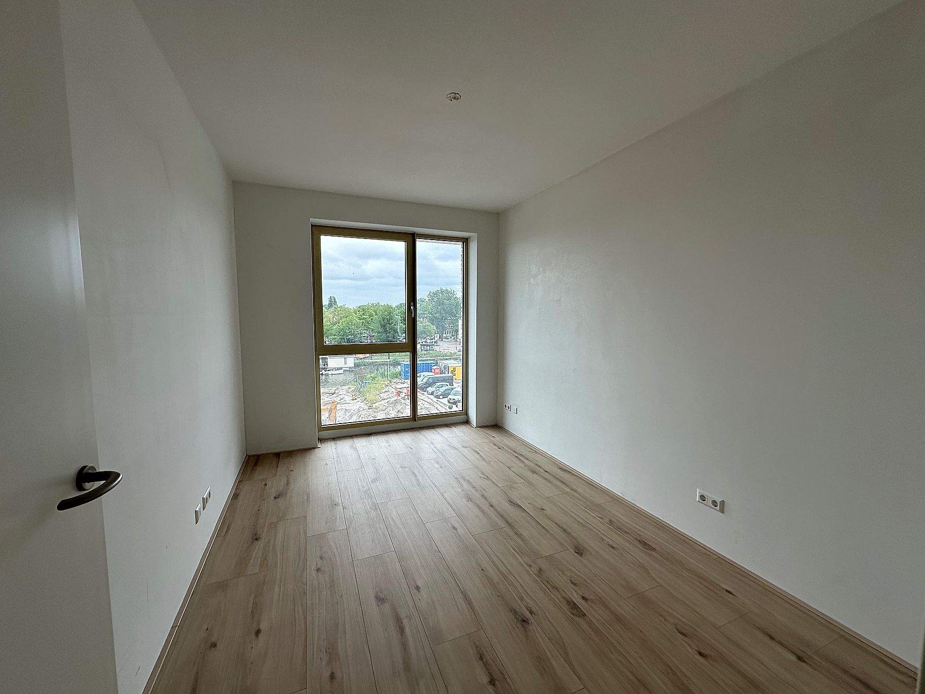 Image 7 of 8