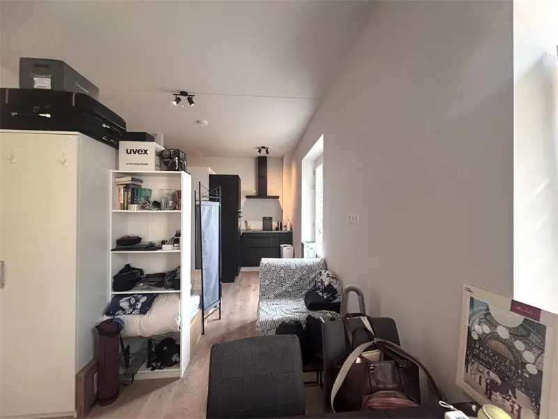 Image 3 of 11