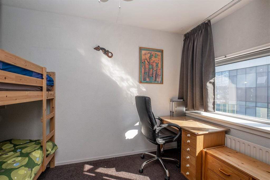 Image 17 of 31