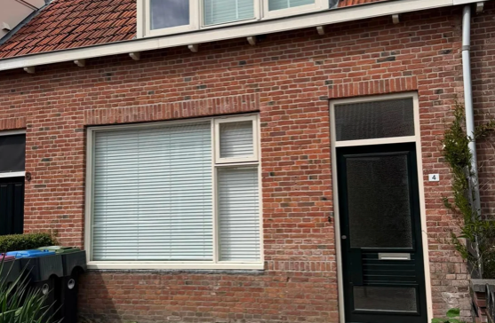 Image 2 of 10