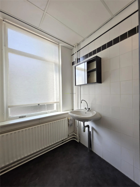 Image 11 of 16