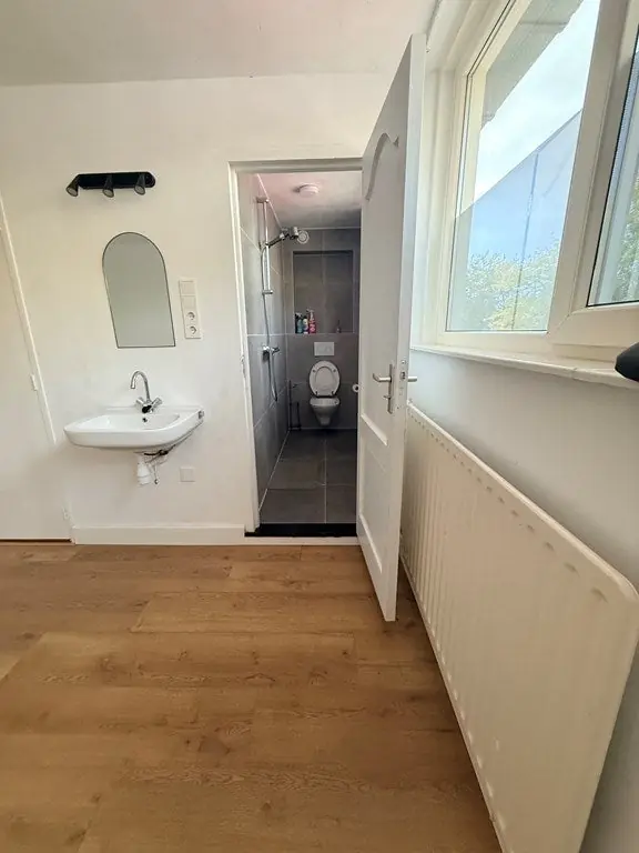 Image 11 of 23