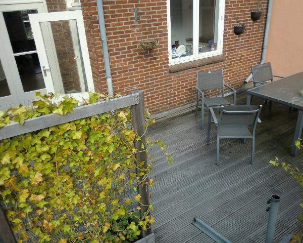 Image 2 of 10