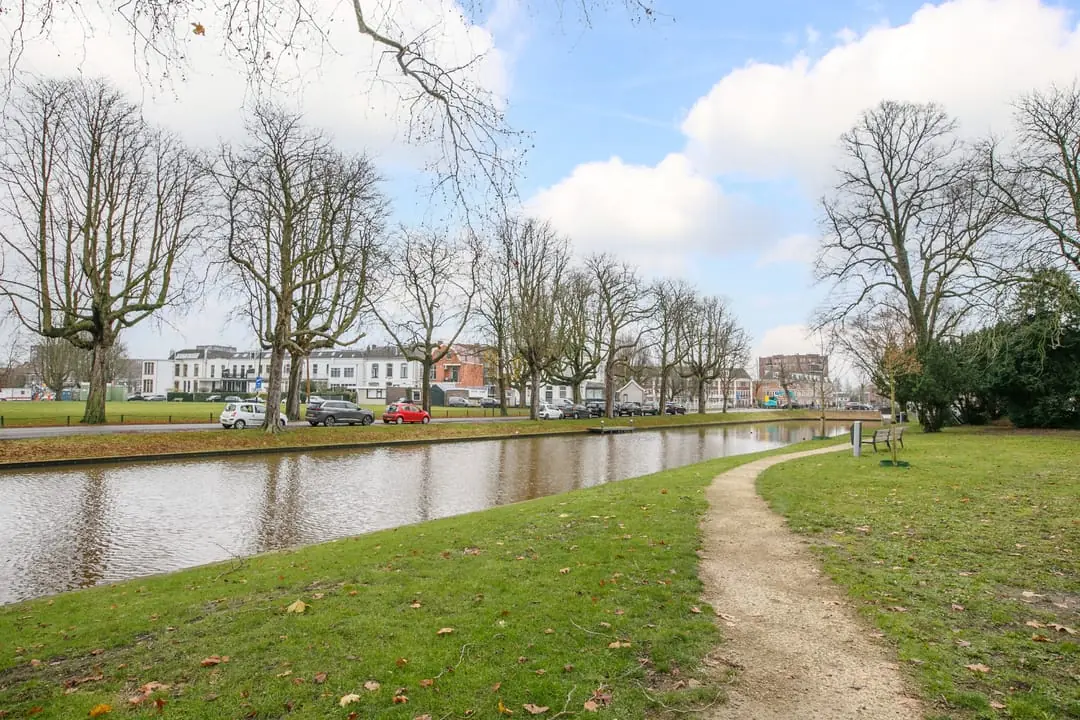 Image 22 of 28