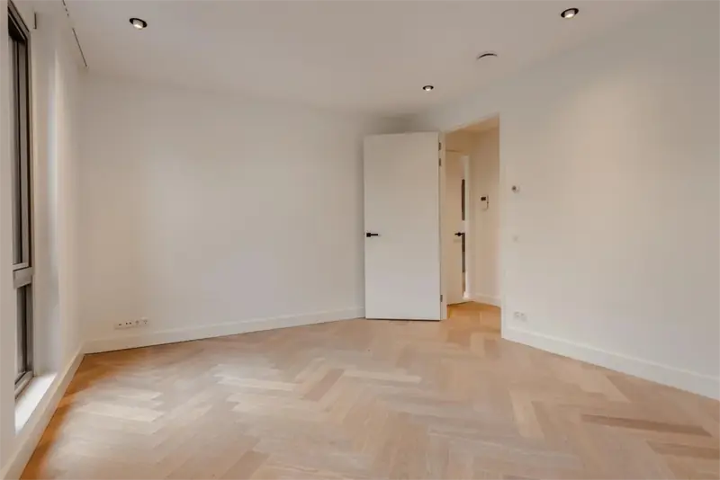 Image 15 of 19