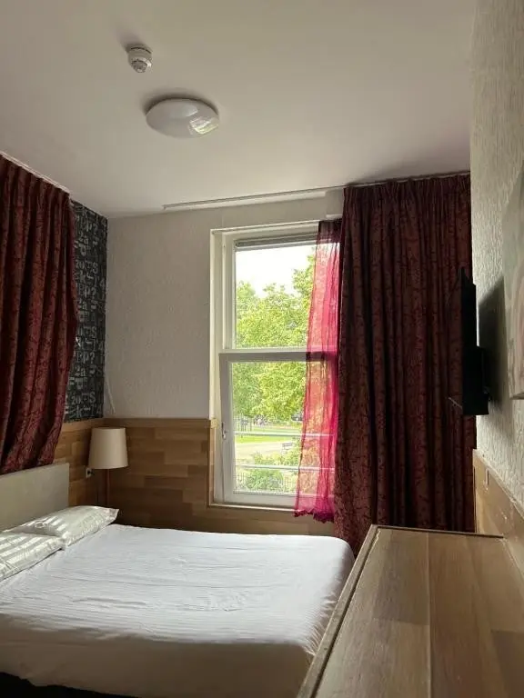 Image 10 of 14
