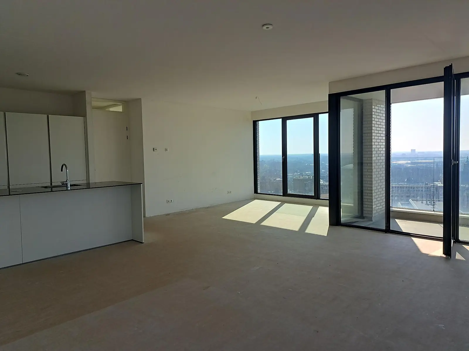 Image 4 of 8