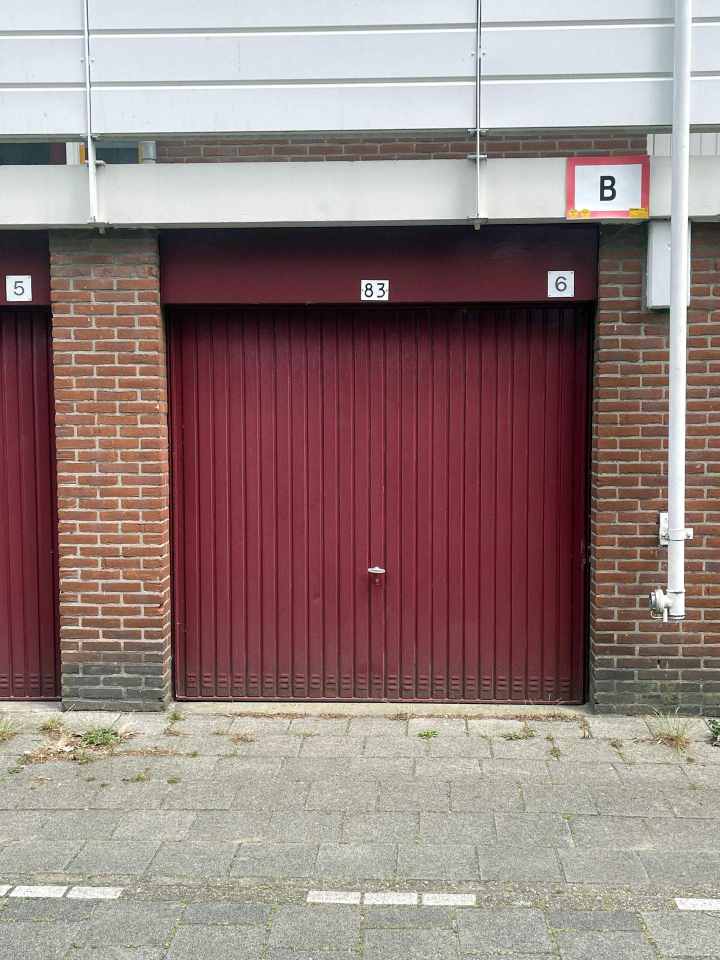 Bild 1 von 2