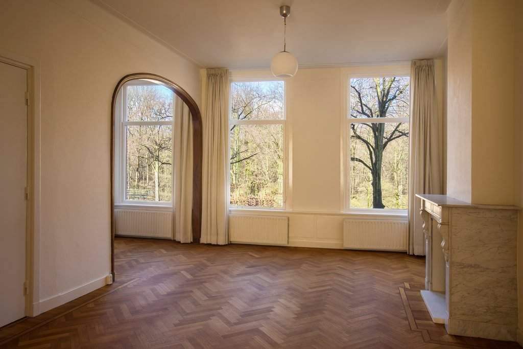 Bild 2 von 12