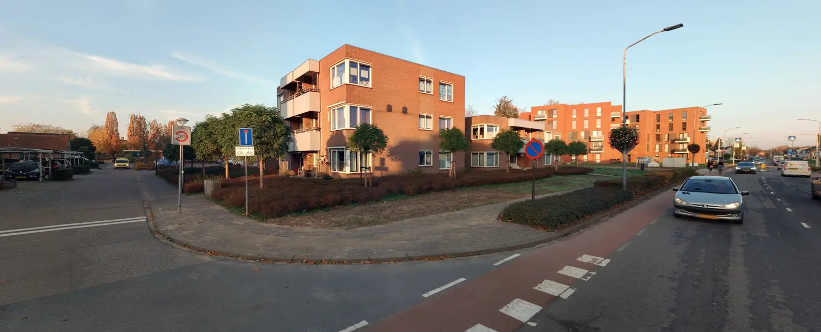Image 2 of 4