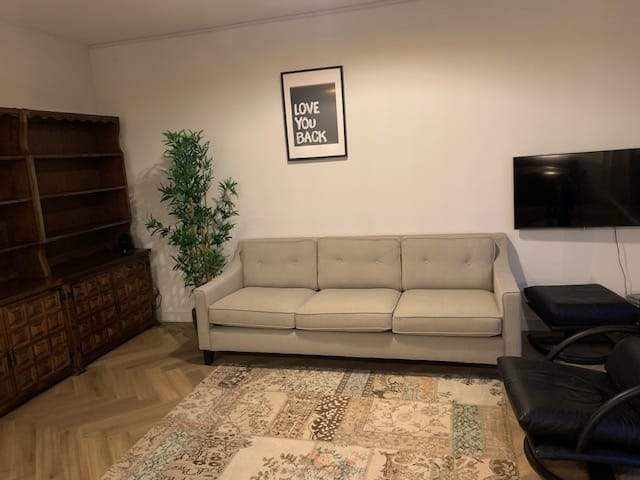 Image 3 of 12