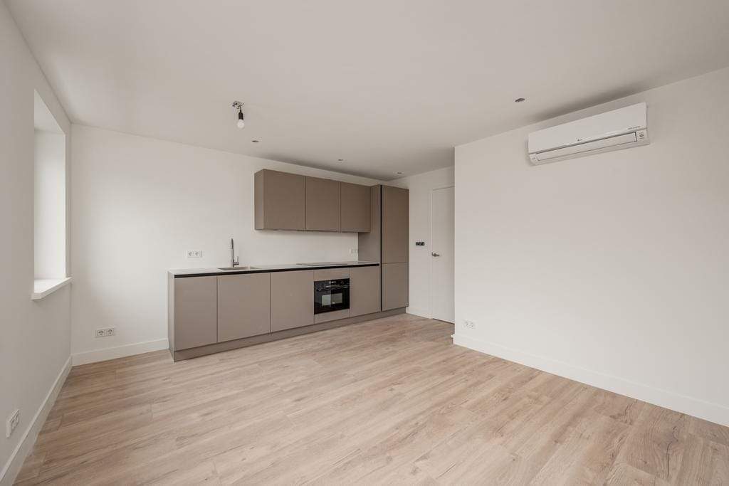 Image 7 of 14
