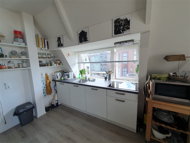 Image 4 of 9