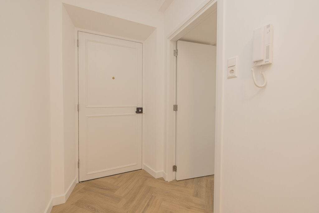 Image 3 of 24