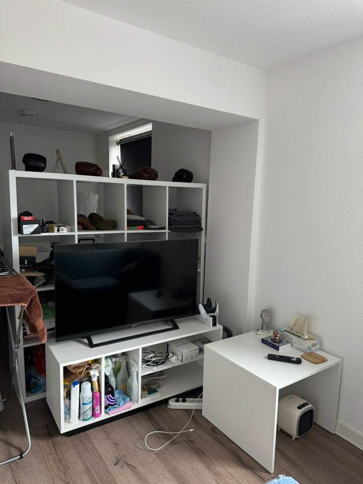 Image 2 of 7