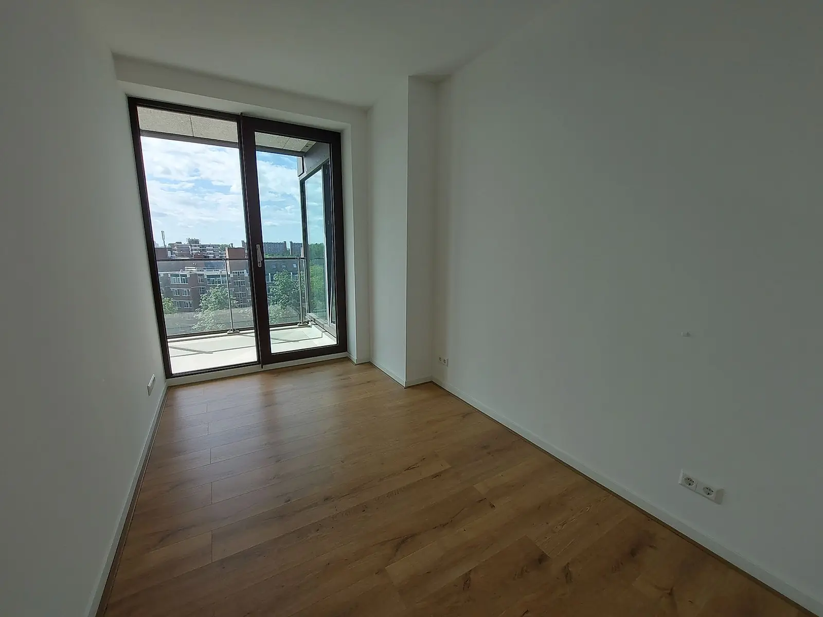 Image 7 of 8