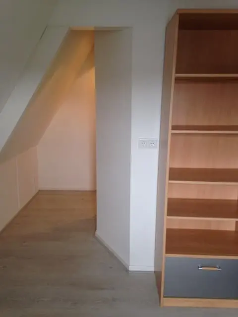 Image 3 of 3
