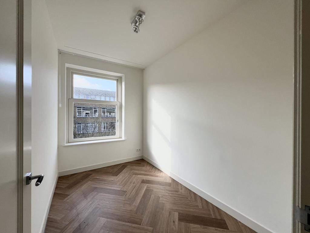 Image 11 of 20