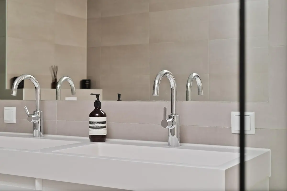 Image 26 of 38