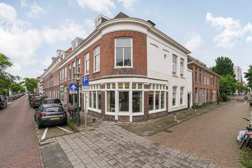 Image 1 of 20