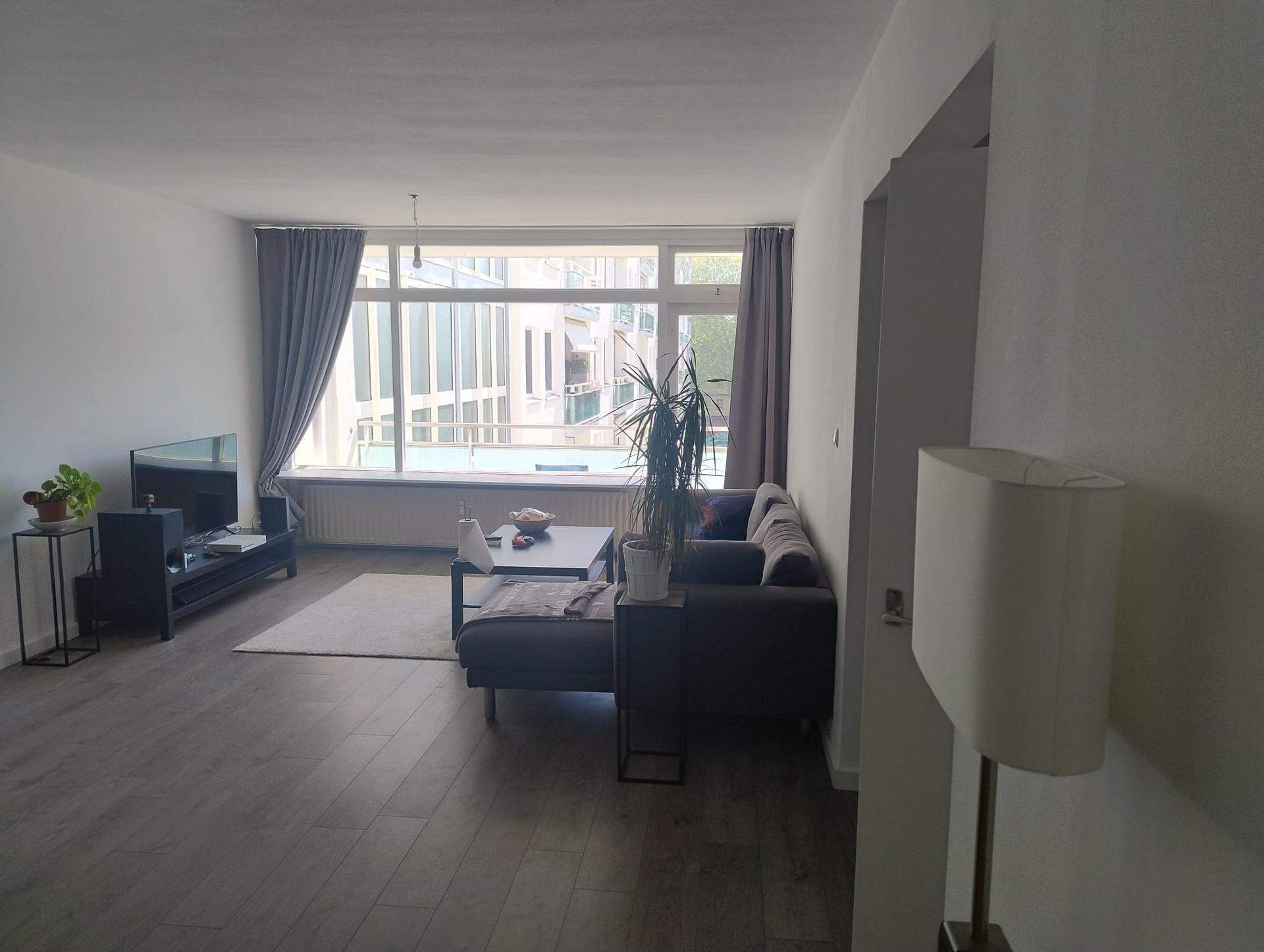 Bild 1 von 8