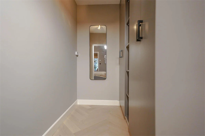 Image 10 of 18